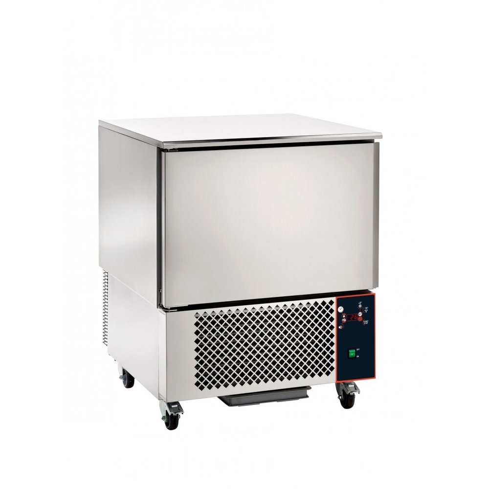 Saro Blastchiller | 5 Niveaus (en/gn) | Max. 23kg (koelen) / 12kg (vriezen) | 0.72kw (230v) | Wielen | 750x750x940(h)mm