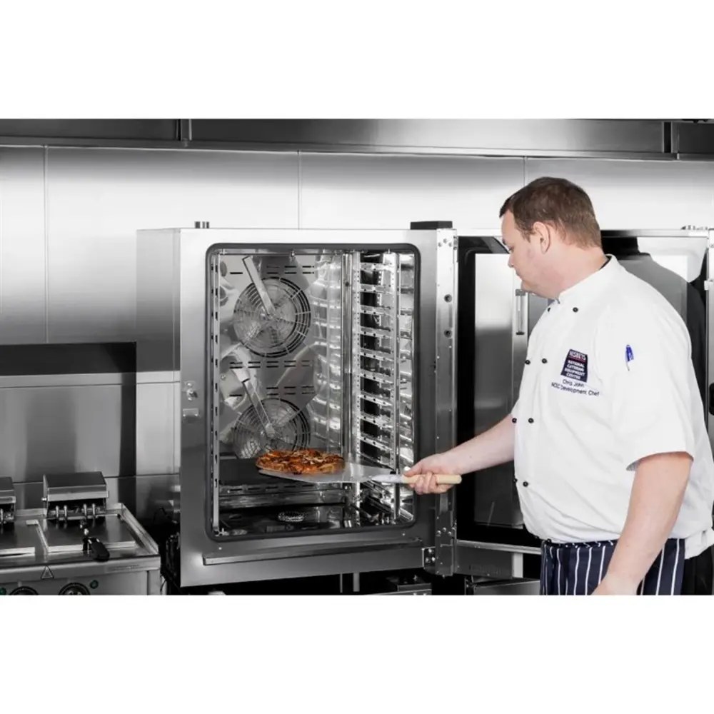 Buffalo Combisteamer | Elektrisch | 11 Niveaus (1/1 Gn) | 30°c/250°c | 18.5kw (400v) | Zelfreiniging | Touchscreen | 790x790x1090(h)mm
