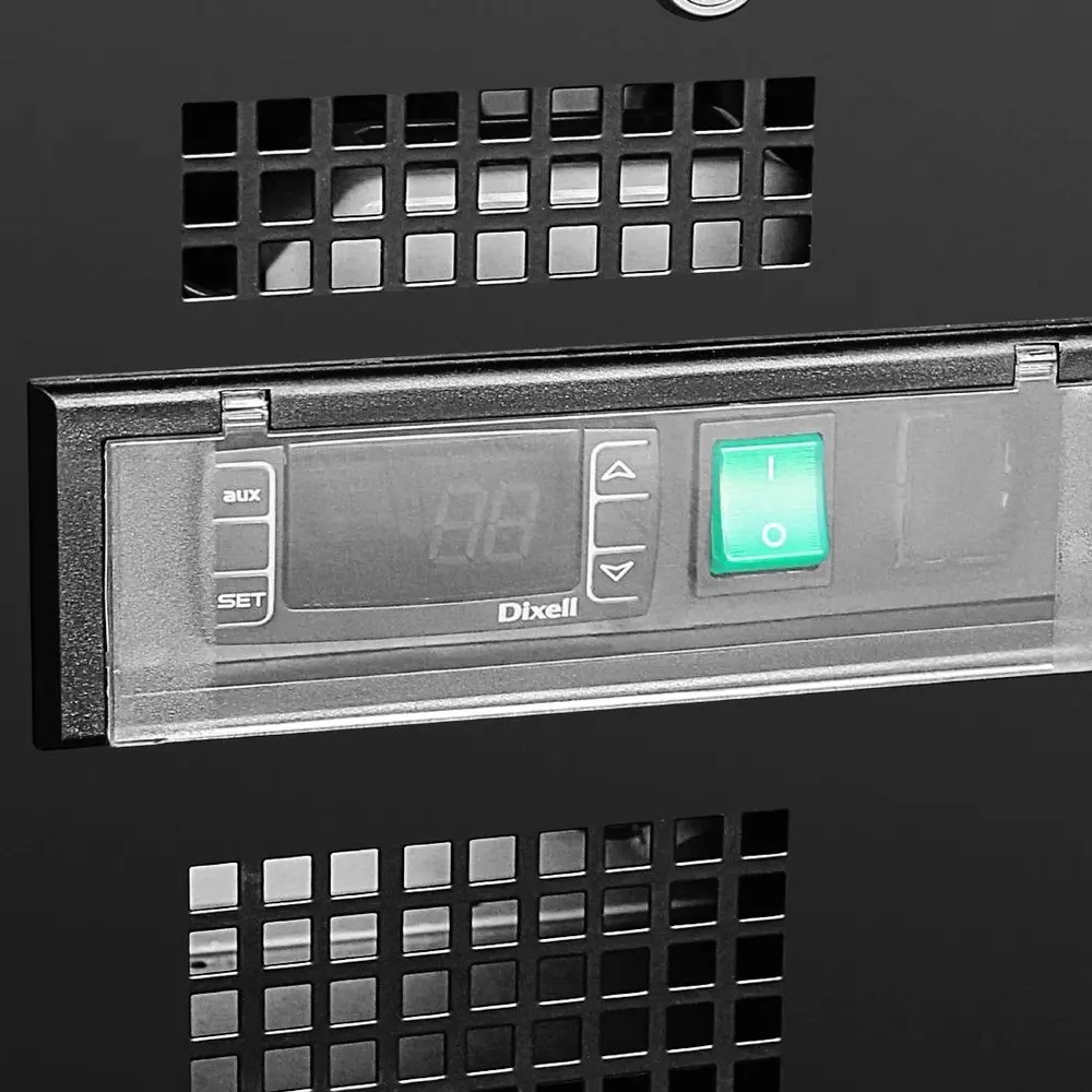 Polar Drankenkoeling | 490l | Zwart | +2°c/+8°c | Statisch + Ventilator | Draaideuren | Wielen | 920x514x1880(h)mm