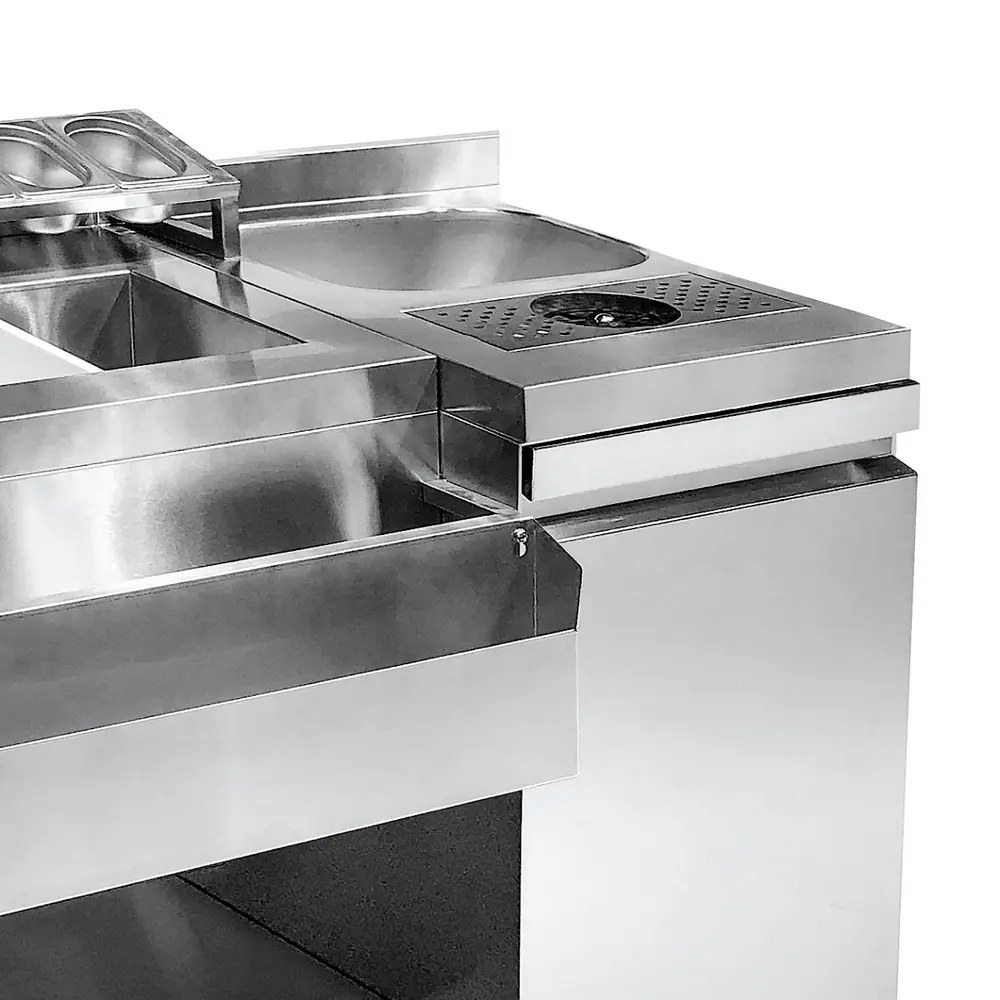 Combisteel Bar-/cocktailstation | Rvs | Spoelbak + Glazenspoeler | Ijs-/ingrediëntenbakken + Flessenrek + Gn-bakhouder | Snijplank + Afvalgat | 1 Deur + Open Vak + Verrijdbare Afvalbak | Achteropstand | 1790x700x875/990(h)mm